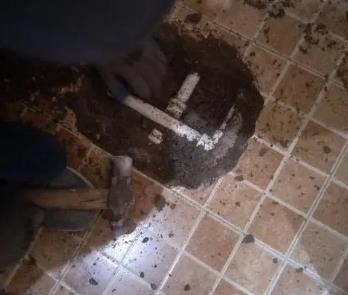 嘉兴市卫生间漏水维修公司为您分享下卫生间渗水如何处理及注意事项