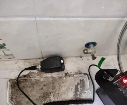 嘉兴市屋顶漏水维修公司分享下卫生间漏水的危害及解决方法